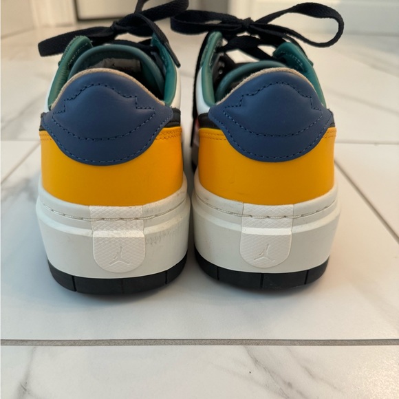 Nike Multicolor Jordans - worn once - size 9.5 - Picture 4 of 10